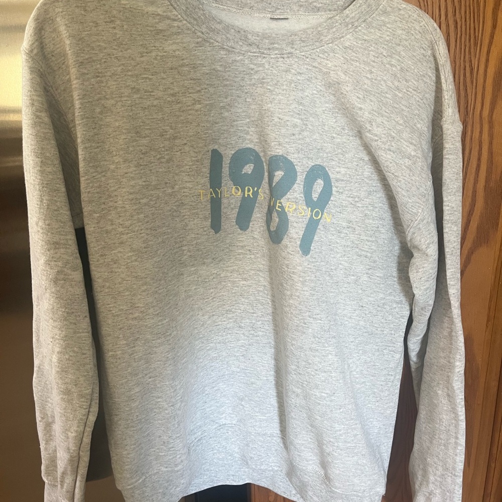 Taylor Swift Light Gray 1989 Women's Sweater